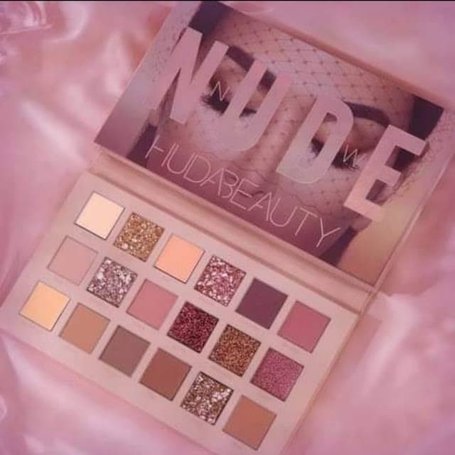 Nude Hudabeauty Highlighter Palette