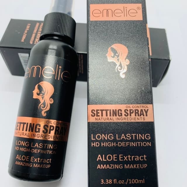 Emelie Setting Spray